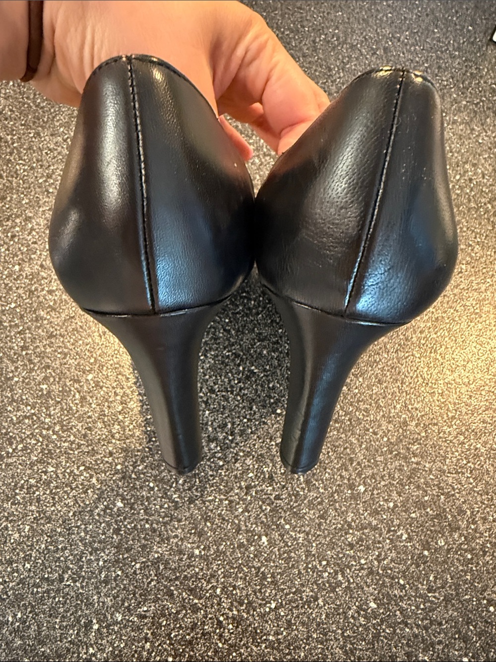 Women’s Naturalizer Black Leather Round-Toe Pumps - size 9W workwear heels - Picture 6 of 7
